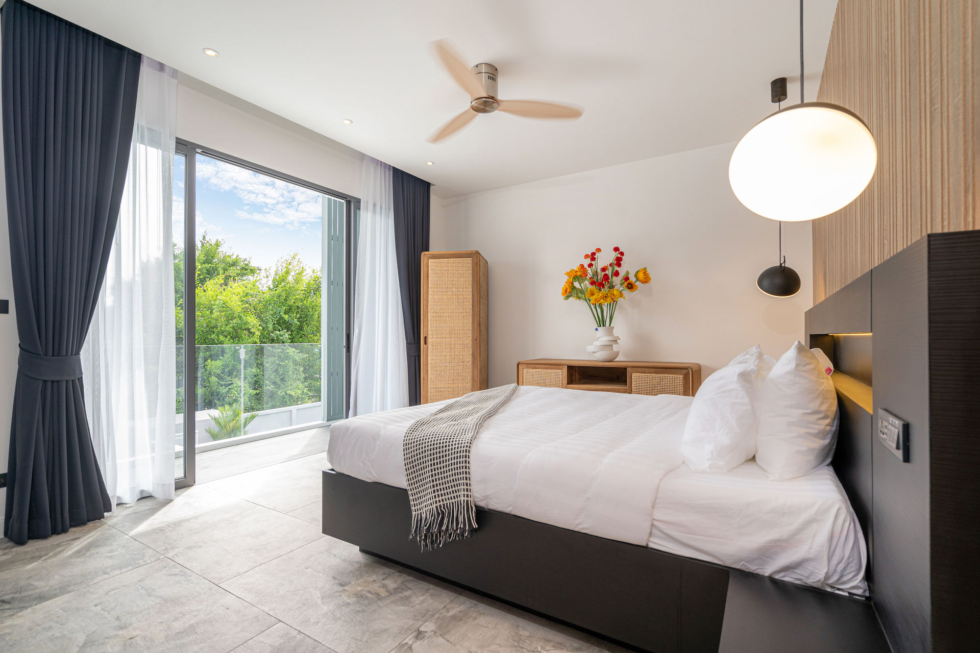 Luxury 4-Bedroom Designer Pool Villa in Rawai - 003