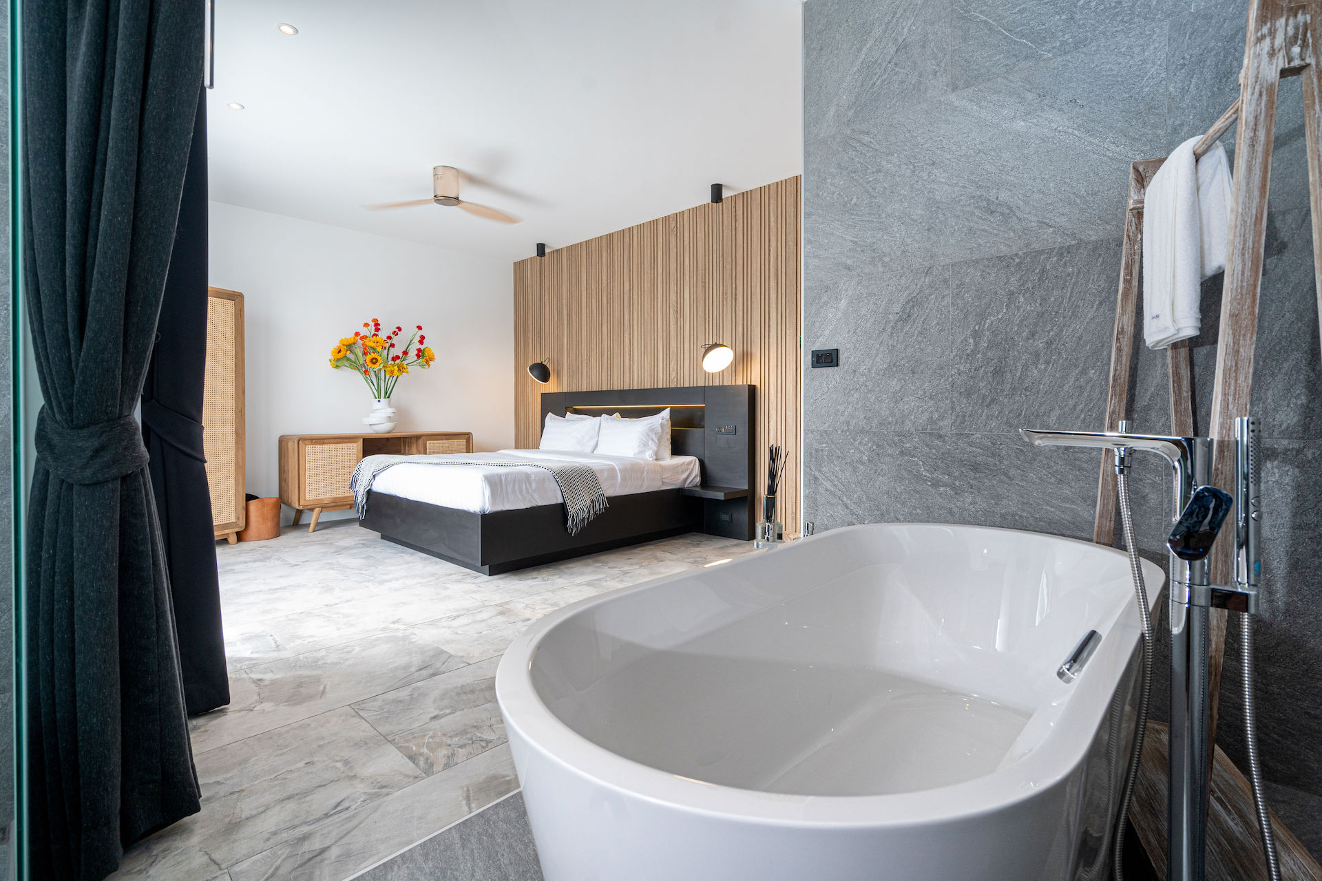 Luxury 4-Bedroom Designer Pool Villa in Rawai - 004