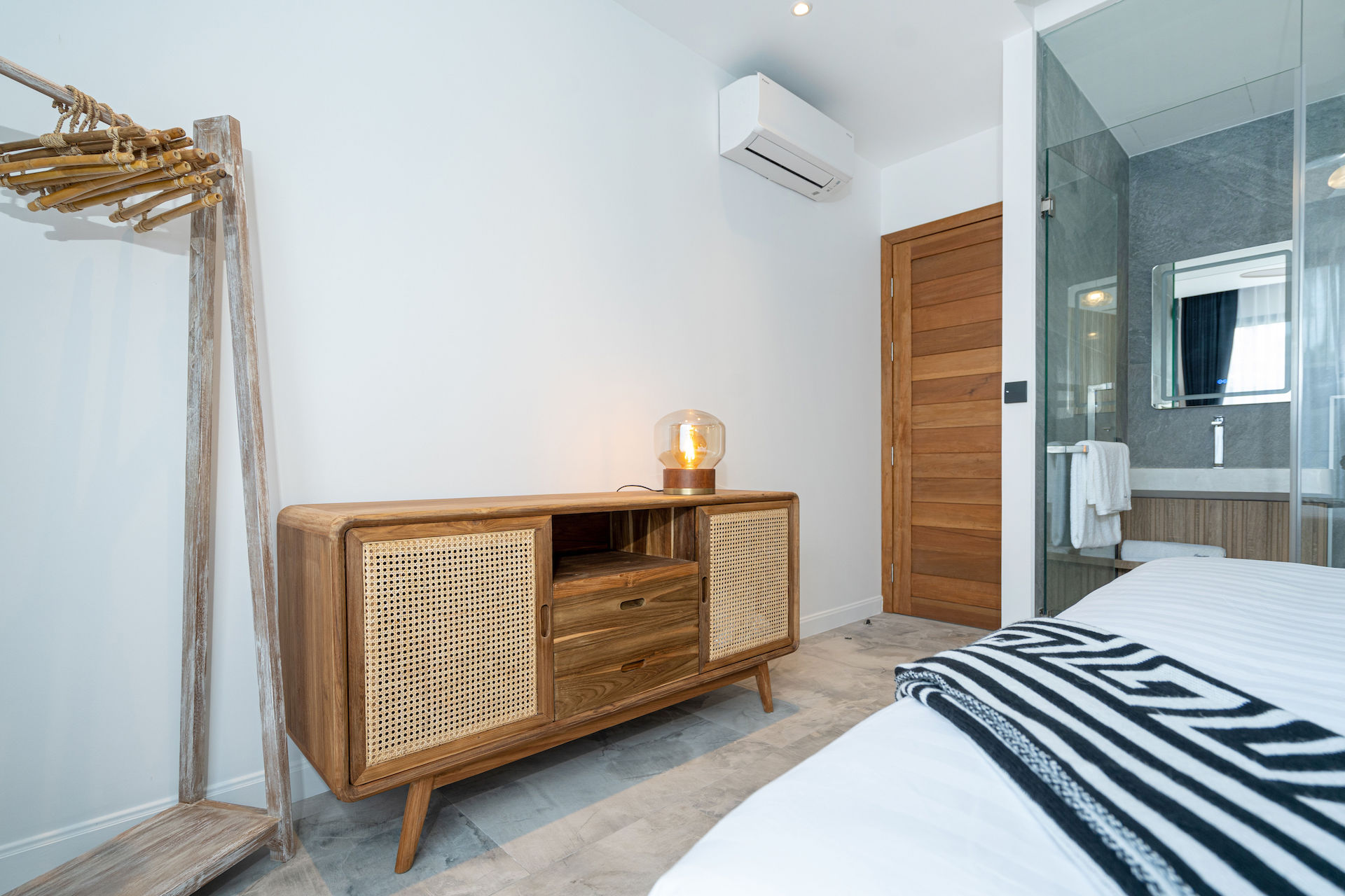 Luxury 4-Bedroom Designer Pool Villa in Rawai - 012